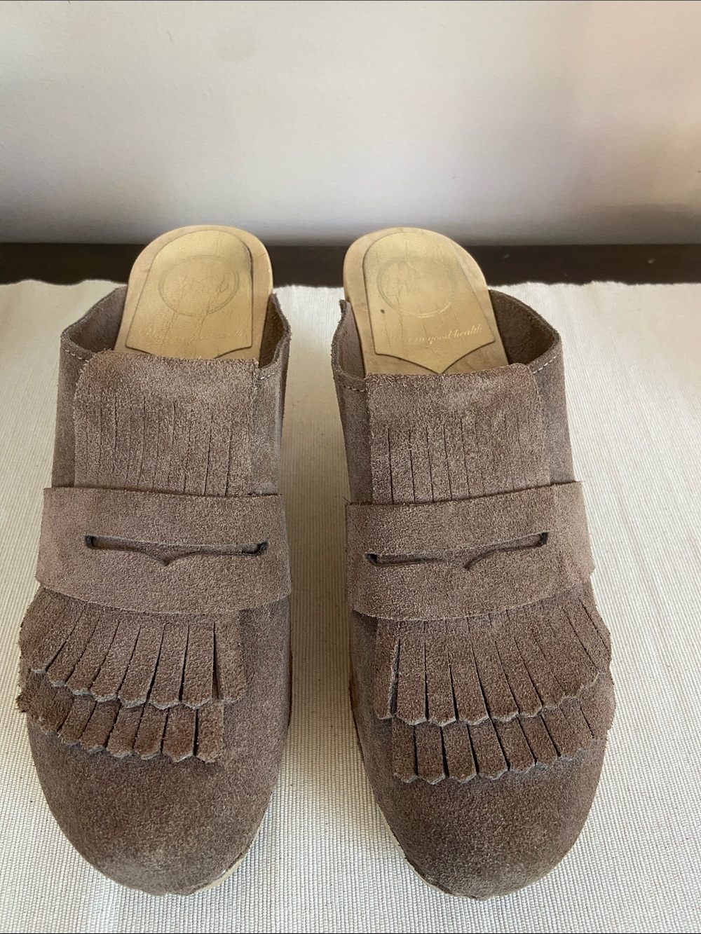 No, 6 Kiltie Platform Suede Clogs  Light Brown wirh Fringe Detail Size 8 1/2 - Picture 2 of 13